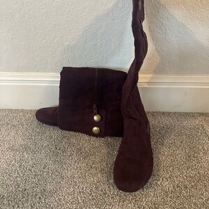 Elegant Maroon Boots